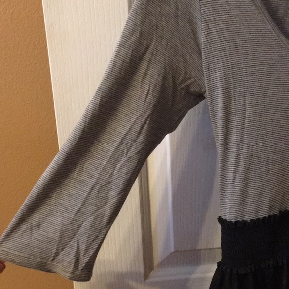 Crimson Ivy Quarter Sleeve Midi Dress - Picture 5 of 5